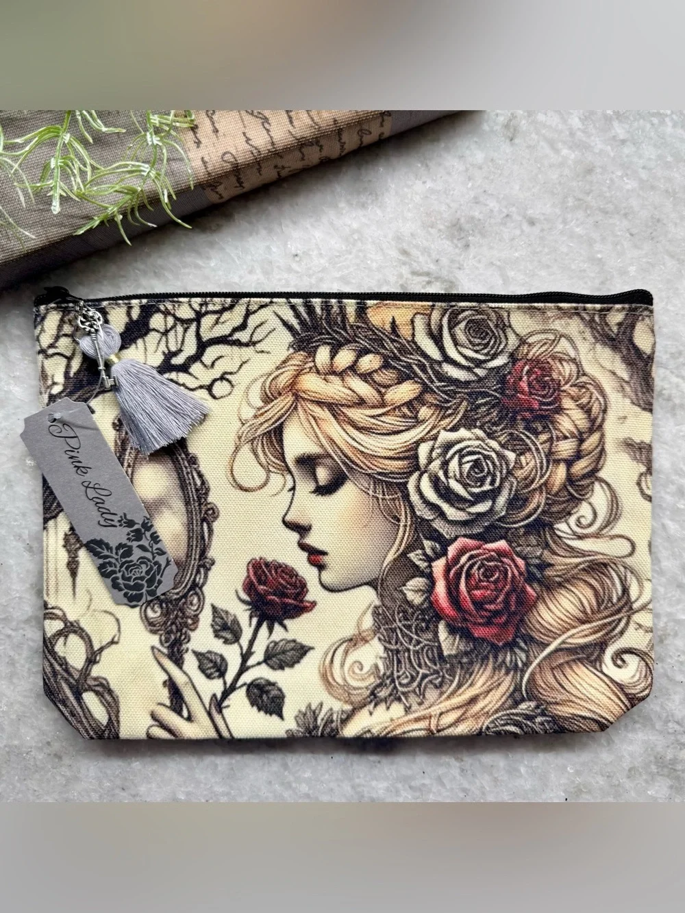 Unbranded this zippered
